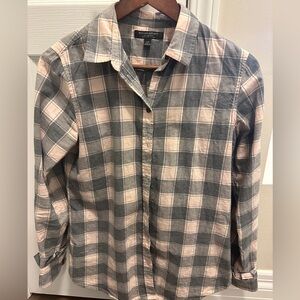 💃🏿LIKE AND GET 30% OFF💃🏿 BANANA REPUBLIC • Women’s plaid shirt